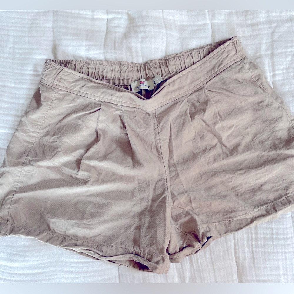 Vineyard Vines Pull On Khaki Shorts | Size Small | Like New
